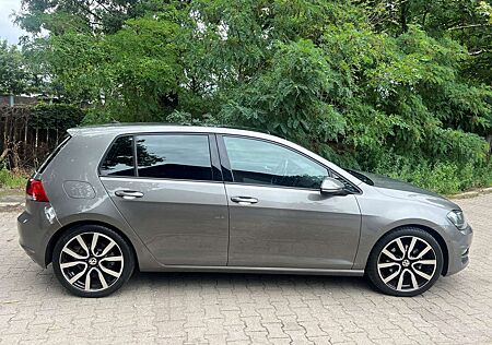 VW Golf Volkswagen 1.4 TSI ACT BlueMotion Technology Highline