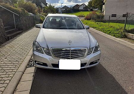 Mercedes-Benz E 350 CGI BlueEFFICIENCY 7G-TRONICElegance