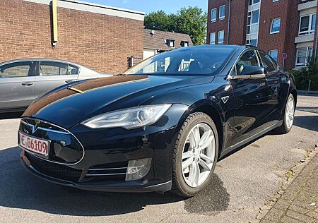 Tesla Model S 85-Leder-Panorama-Freecharger