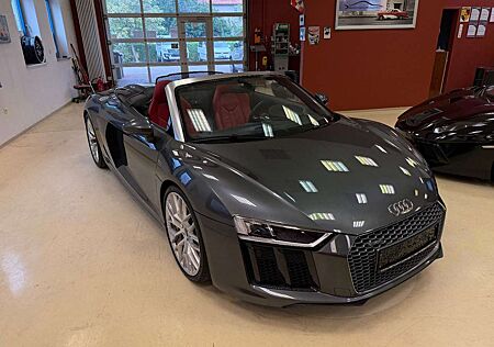 Audi R8 Spyder 5.2 FSI quattro,Keramik,B&O,20"Zoll,DE