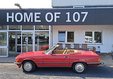 Mercedes-Benz SL 560 Rot/Dattel