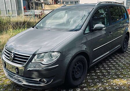 VW Touran Volkswagen Highline
