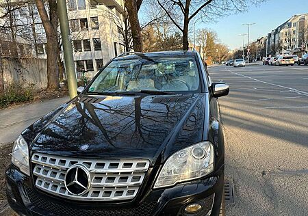 Mercedes-Benz ML 300 CDI 4Matic 7G-TRONIC DPF BlueEFFICIENCY