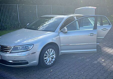 VW Phaeton Volkswagen 3.0 V6 TDI DPF 4MOTION Automatik (5 Sitzer)