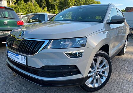 Skoda Karoq Style DSG KAMERA PANO TEMPOMAT NAVI SHZ