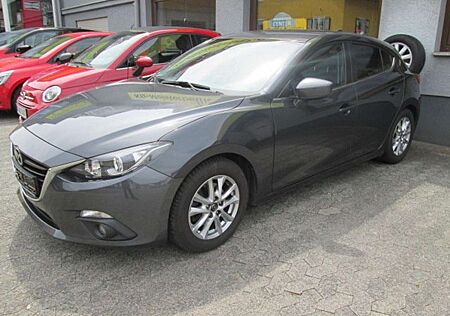 Mazda 3 Center-Line