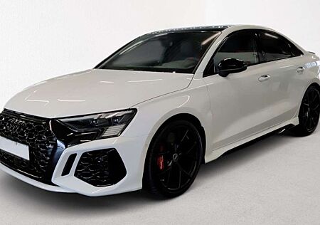 Audi RS3 Lim. 290km/h/ KERA./ PANO/ B&O/ HUD/GARANTIE