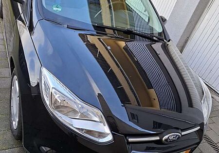 Ford Focus Turnier 1.0 EcoBoost Start-Stopp-System Trend