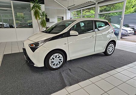 Toyota Aygo x-play*BERGANFAHR*KAMERA*NAVI*BLUETOOTH+