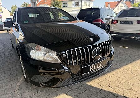 Mercedes-Benz A 180 AMG Optik-Paket Navi Leder Allwetter LED