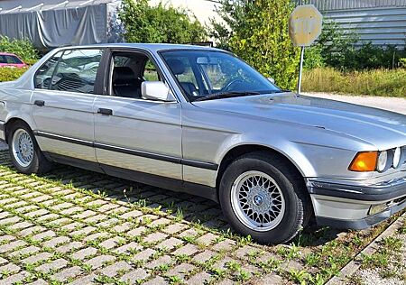 BMW 750 iL E32