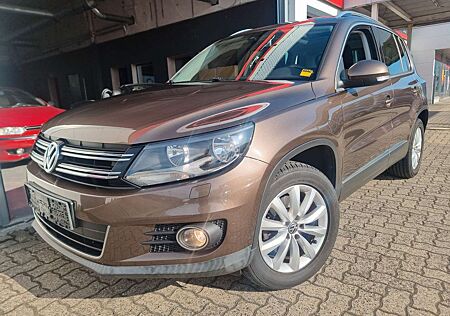 VW Tiguan Volkswagen 2.0 TDI Sport & Style BMT/Panorama/AHK/Nav