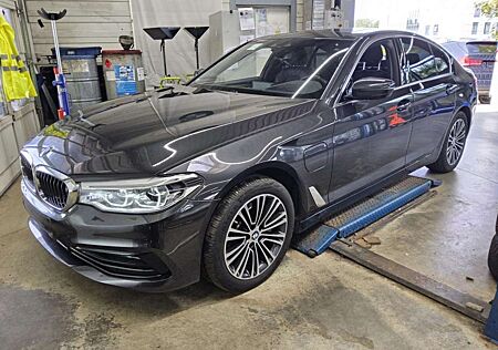 BMW 530 e xDrive Sport Line LED SHD CAM