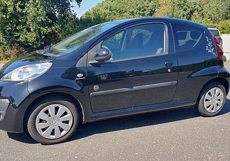 Peugeot 107 1,0 envy Klima Tüv neu August 2027