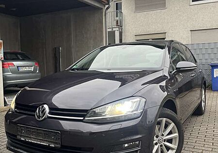 VW Golf Volkswagen 2.0 TDI BlueMotion Technology Lounge