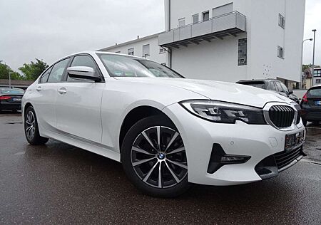 BMW 320 d Sport Line GLASDACH/LIVE/HARMAN-KARDON/17"