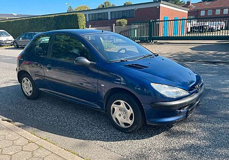 Peugeot 206 1.1 - TÜV NEU - KLIMA - SCHECKHEFTGEPF.