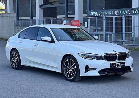 BMW 330 e Sport Line Interior M*HUD*LASER*CARPLAY*