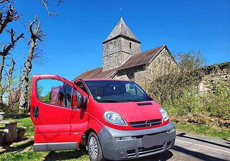 Opel Vivaro +2.5+CDTI+L2H1