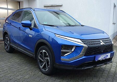 Mitsubishi Eclipse Cross Basis Hybrid 4WD KLIMA DAB Sitzhzg