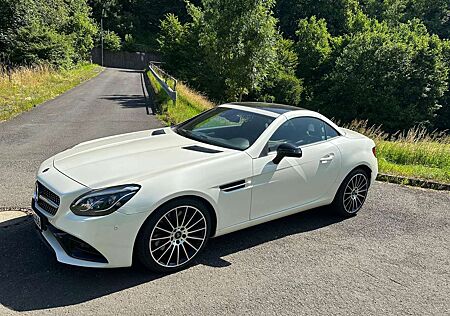 Mercedes-Benz SLC 300 9G-TRONIC