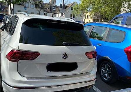 VW Tiguan Volkswagen 2.0 TSI 4Motion (BlueMotion Technology) DSG R-Line