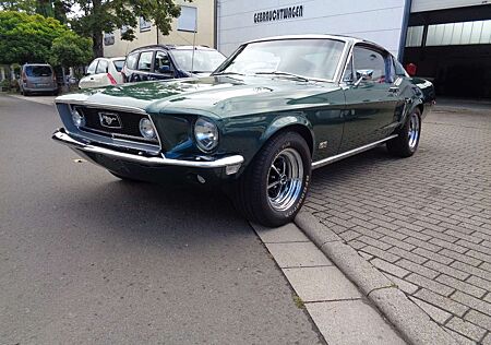 Ford Mustang Fastback S- Code 325PS Bullit top Zustand