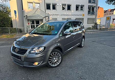 VW Touran Volkswagen 1.4 TSI Freestyle,Naviplus, Automatik
