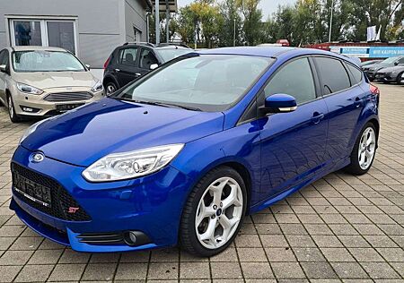 Ford Focus 2.0 ST Exclusiv-Paket KAMERA RECARO LED