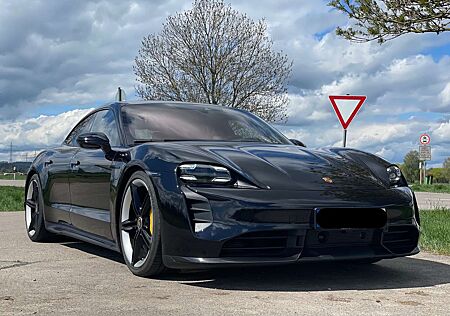 Porsche Taycan Turbo S Carbon, PANO, SD Paket *VOLL* *Approved*
