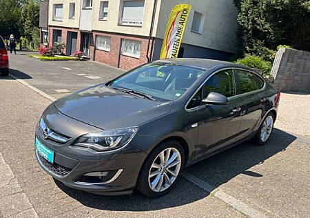 Opel Astra J Lim. 4-trg. Innovation*TÜV NEU*1 HAND*