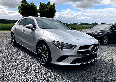 Mercedes-Benz CLA 220 d // Distr // Leder // Kamera // Navi Plus