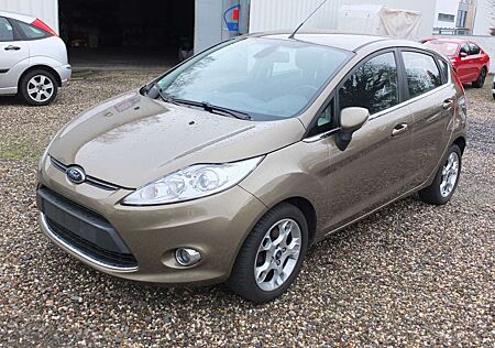 Ford Fiesta TITANIUM KLIMAAUTOMATIK RÜCKFAHRKAMERA