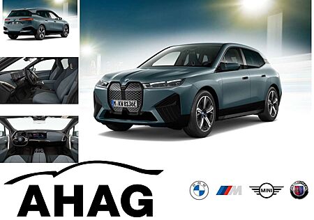 BMW iX xDrive40 Sportpaket Klimaaut. AHK Soft-Close