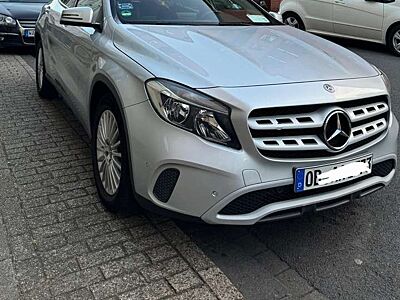 Mercedes-Benz GLA 180