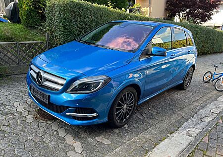 Mercedes-Benz B Electric Drive B-Class 250 eDrive (242.890)