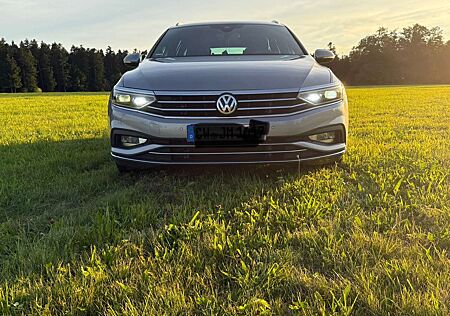 VW Passat Variant Volkswagen Elegance
