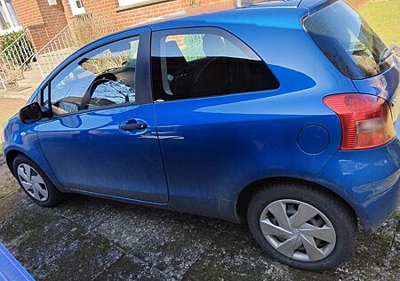 Toyota Yaris 1.0 VVT-i Cool