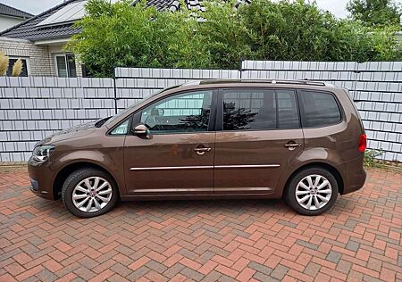 VW Touran Volkswagen 1.6 TDI DPF Highline, 7 Sitzer