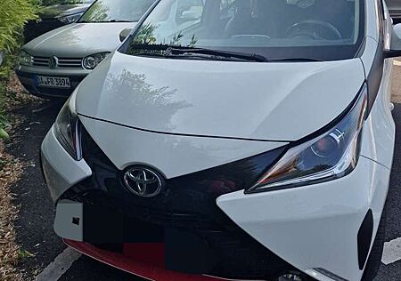 Toyota Aygo 5-Türer x-shift x-cite