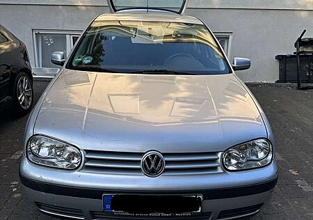 VW Golf Volkswagen 1.4 Special / Neuer TÜV / 8Fach Bereift