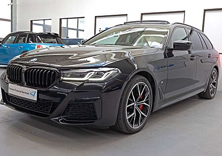 BMW 540 xd Touring M Sport LED LiveCockPro AHK Pano!