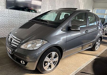 Mercedes-Benz A 200 Avantgarde Navi PDC Tempomat Sitzheiz.