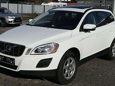 Volvo XC60 Momentum AWD/Xenon/ACC/AHK/Navi