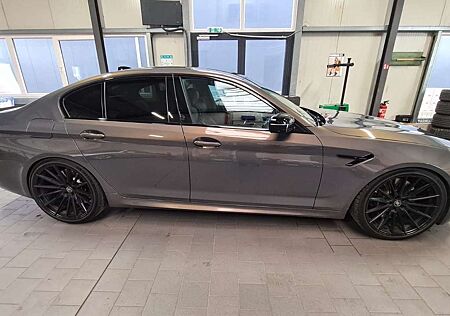 BMW M5 Lim. Competition 21 Zoll mattschwarz 1. Hand