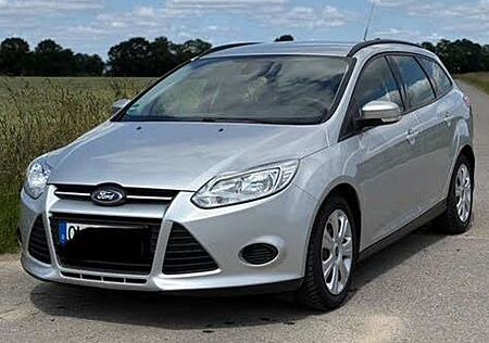Ford Focus 1,6TDCi 85kW / Zahnriemen NEU / Reifen NEU