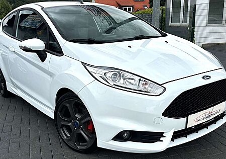 Ford Fiesta ST 1.6 EcoBoost Kamara|Recaro|Tempomat