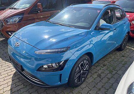 Hyundai Kona Select*2WD*ACC*CarPlay*Cam*SHZ*PDC*WinterP*