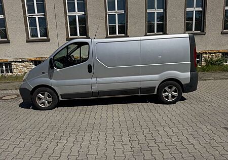 Opel Vivaro 2.5 CDTI L2H1. Klimaanlage AHK TÜV 05/2027