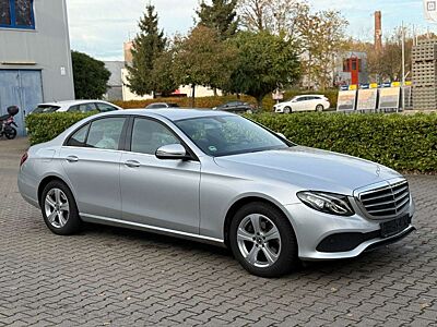 Mercedes-Benz E 220 d Auto.* Navi *AHK.* LED* TÜV Neu*